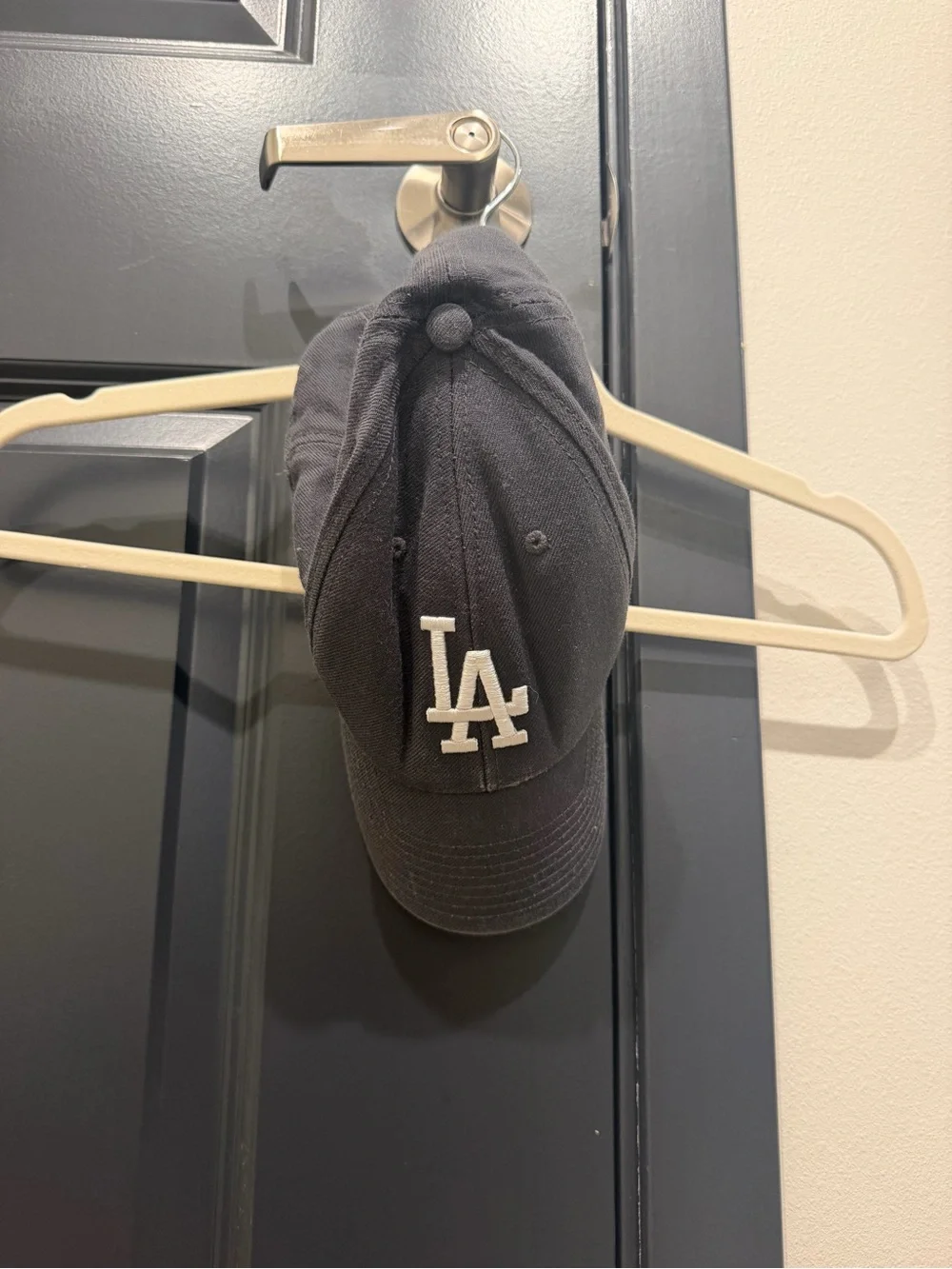 Dark gray ‘47 LA Dodgers black cap with white LA logo
